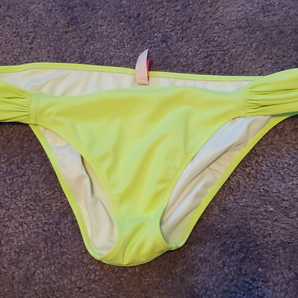 Victoria's Secret Large bottoms